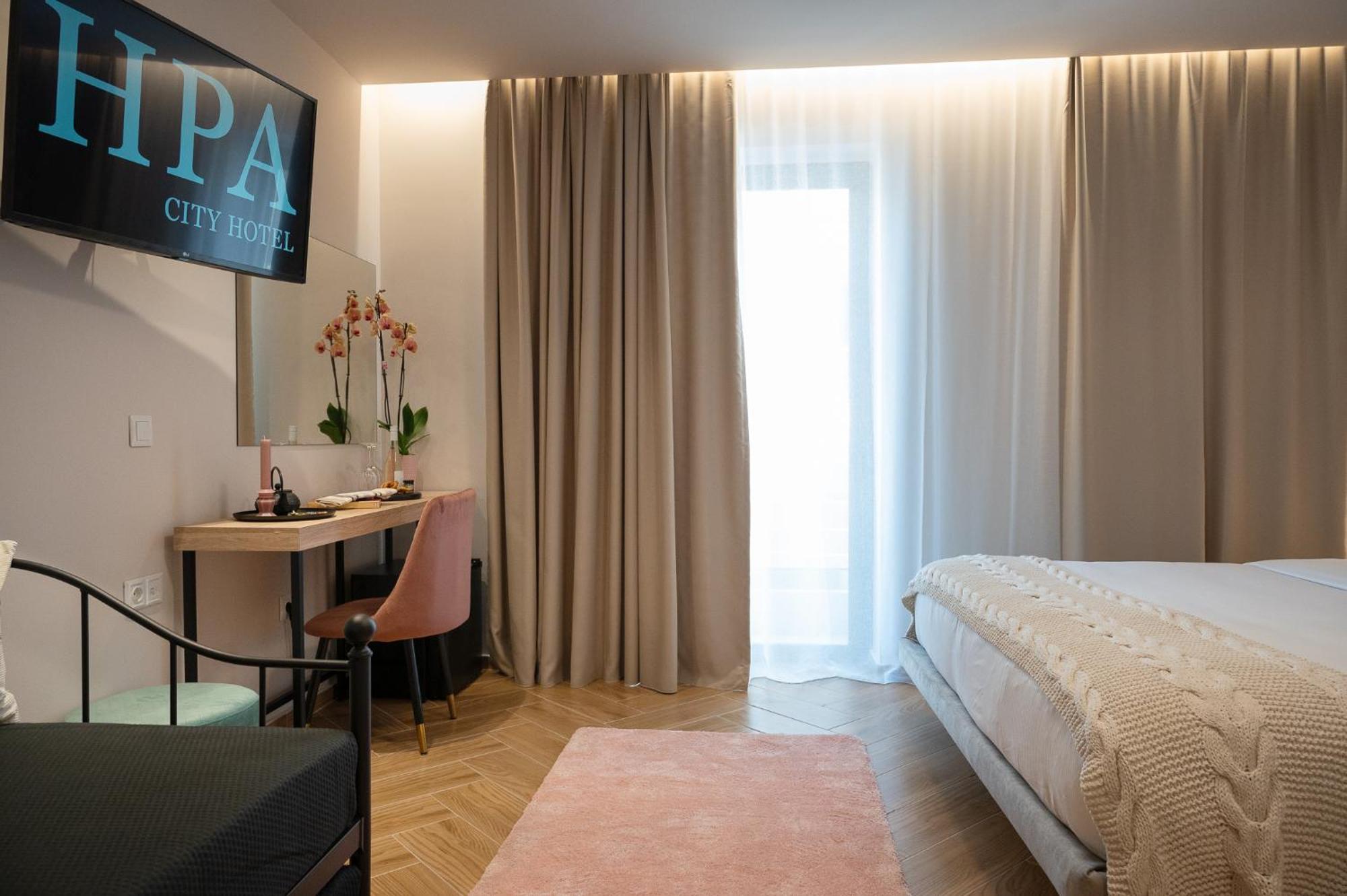Ira - Ηρα Hotel Каламата Екстериор снимка