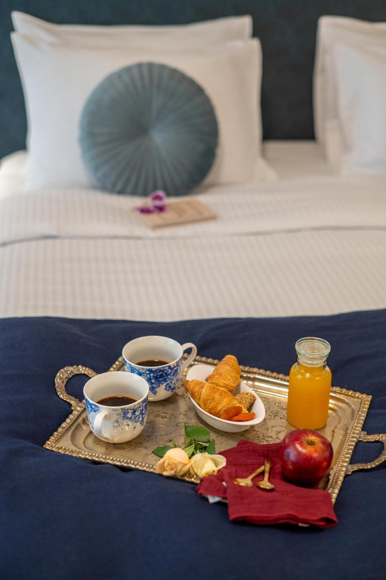 Ira - Ηρα Hotel Каламата Екстериор снимка