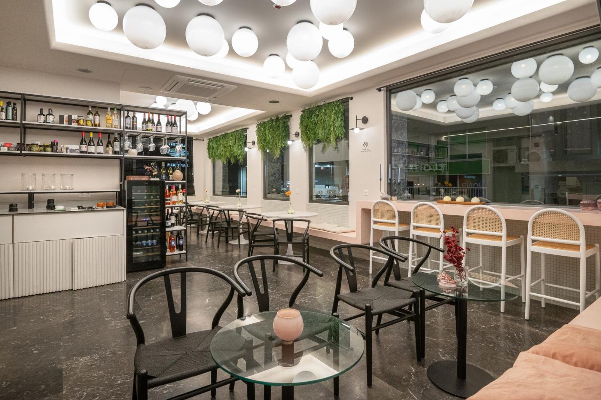 Ira - Ηρα Hotel Каламата Екстериор снимка