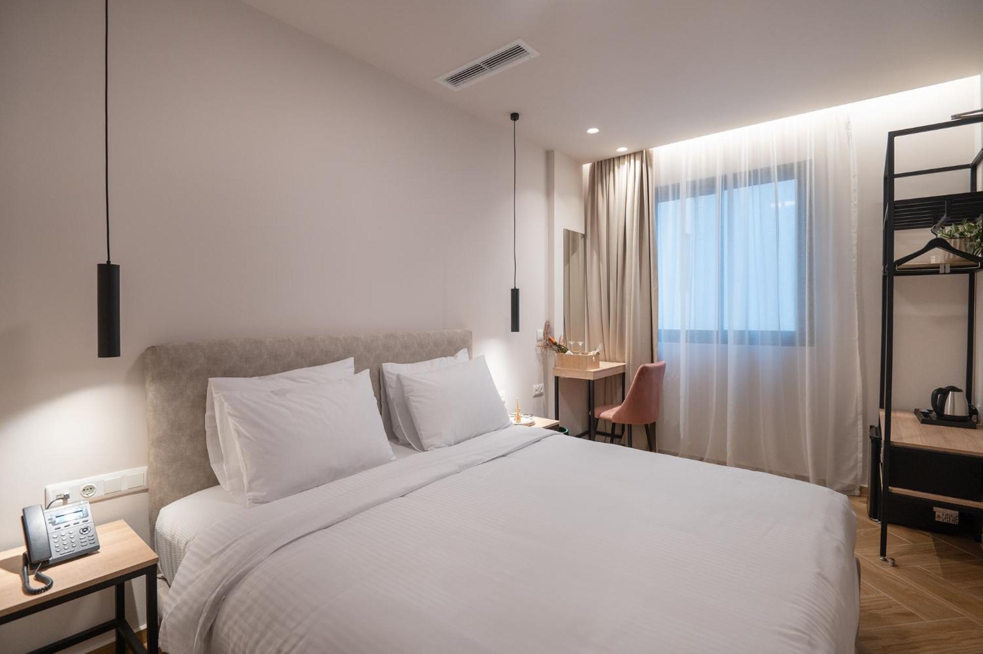 Ira - Ηρα Hotel Каламата Екстериор снимка