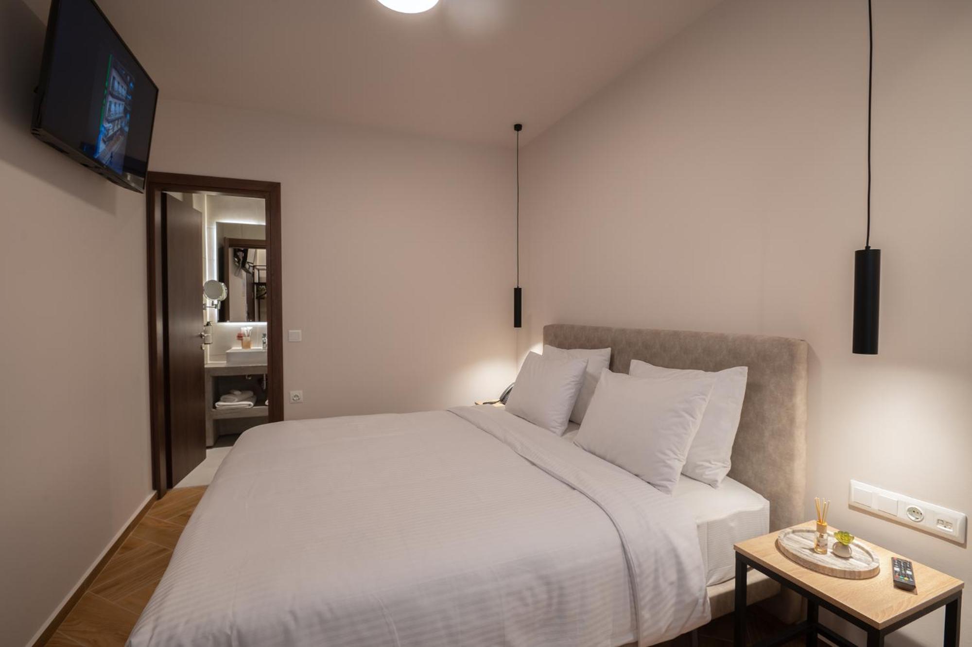 Ira - Ηρα Hotel Каламата Екстериор снимка
