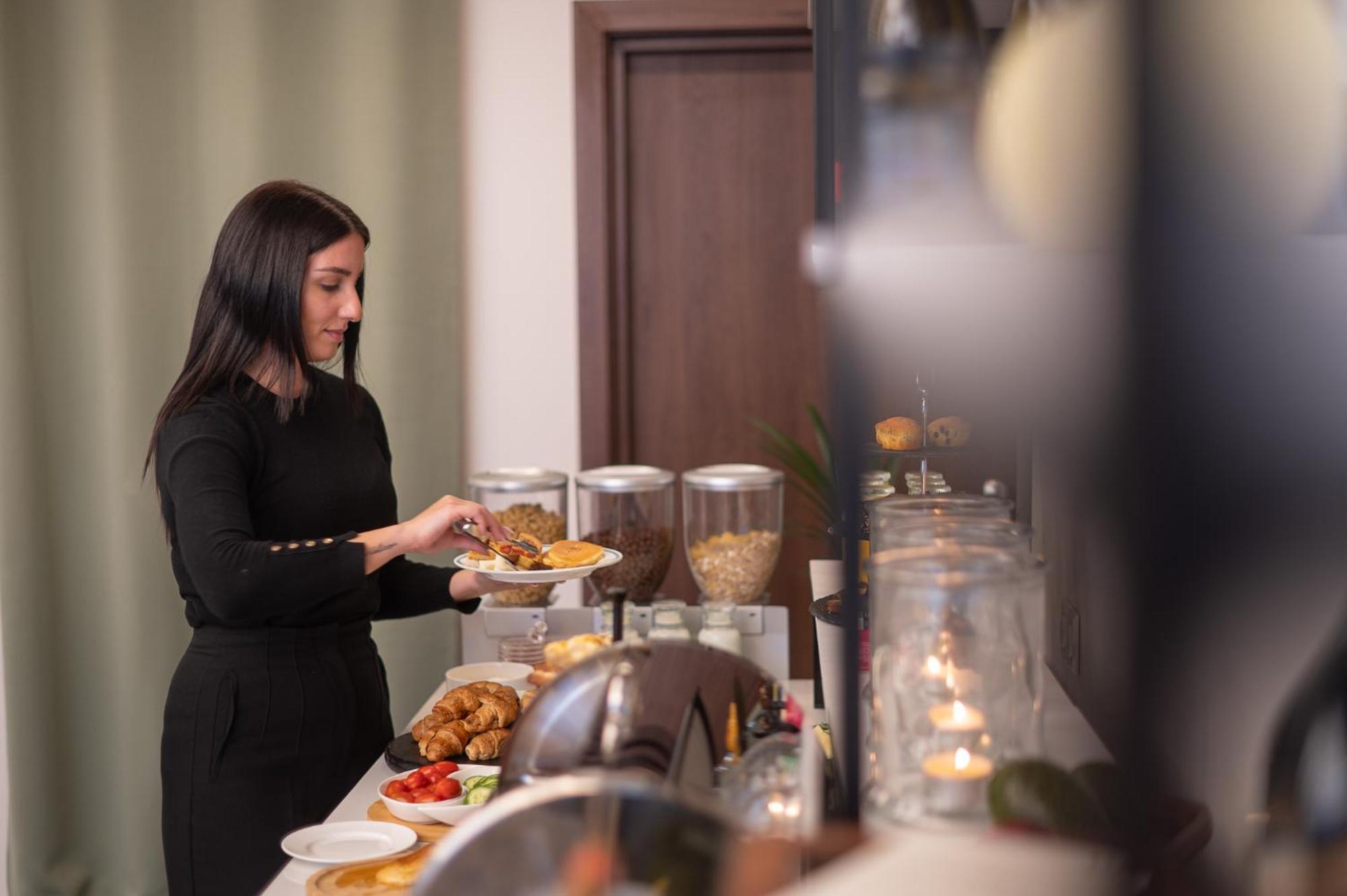 Ira - Ηρα Hotel Каламата Екстериор снимка