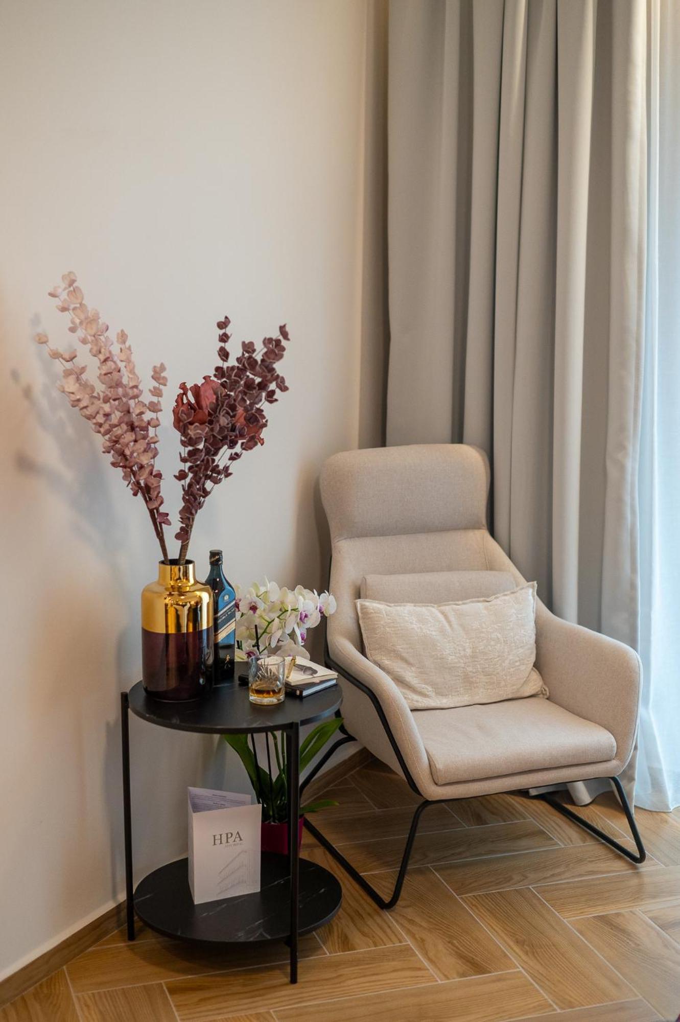 Ira - Ηρα Hotel Каламата Екстериор снимка