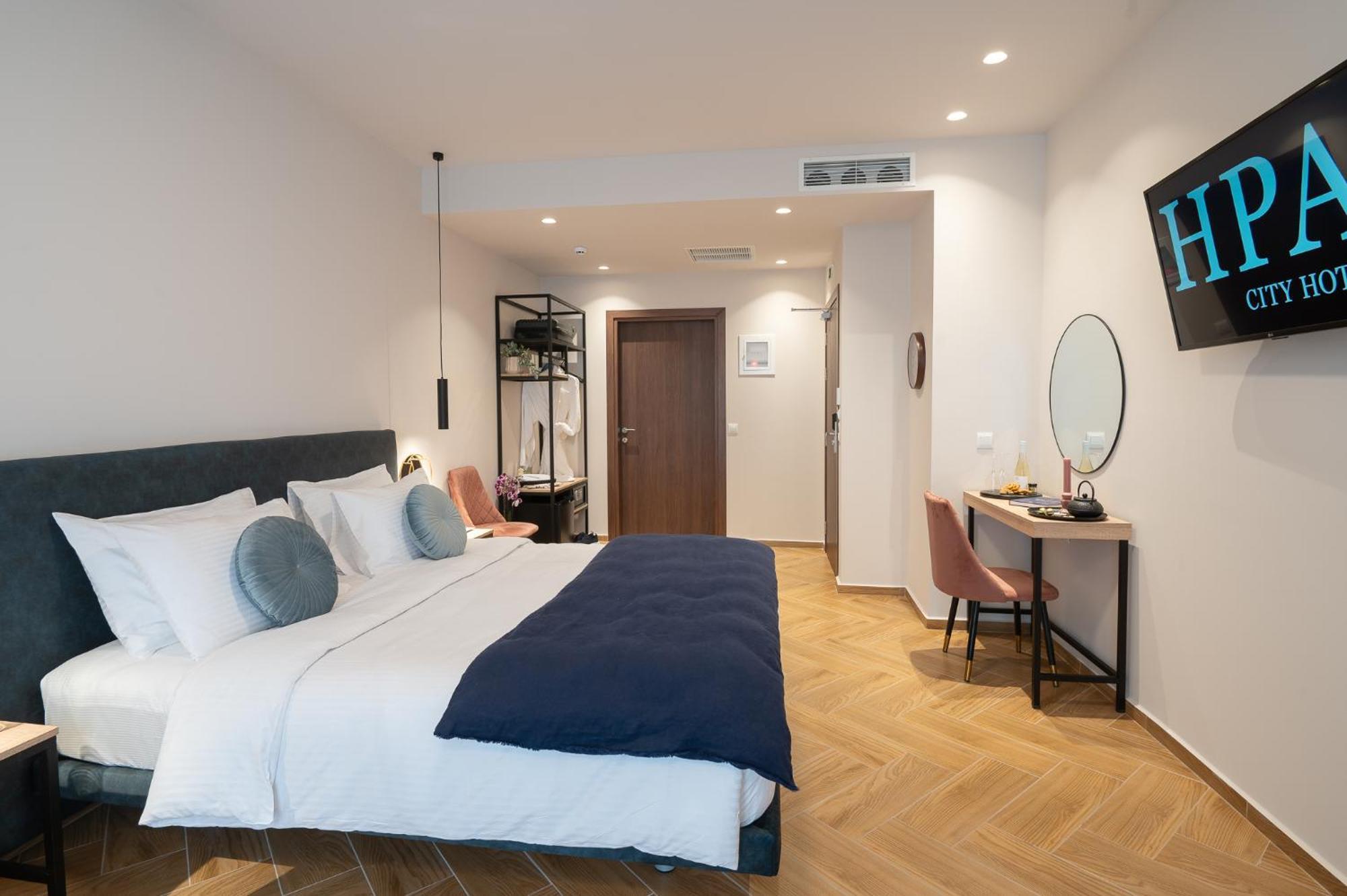 Ira - Ηρα Hotel Каламата Екстериор снимка