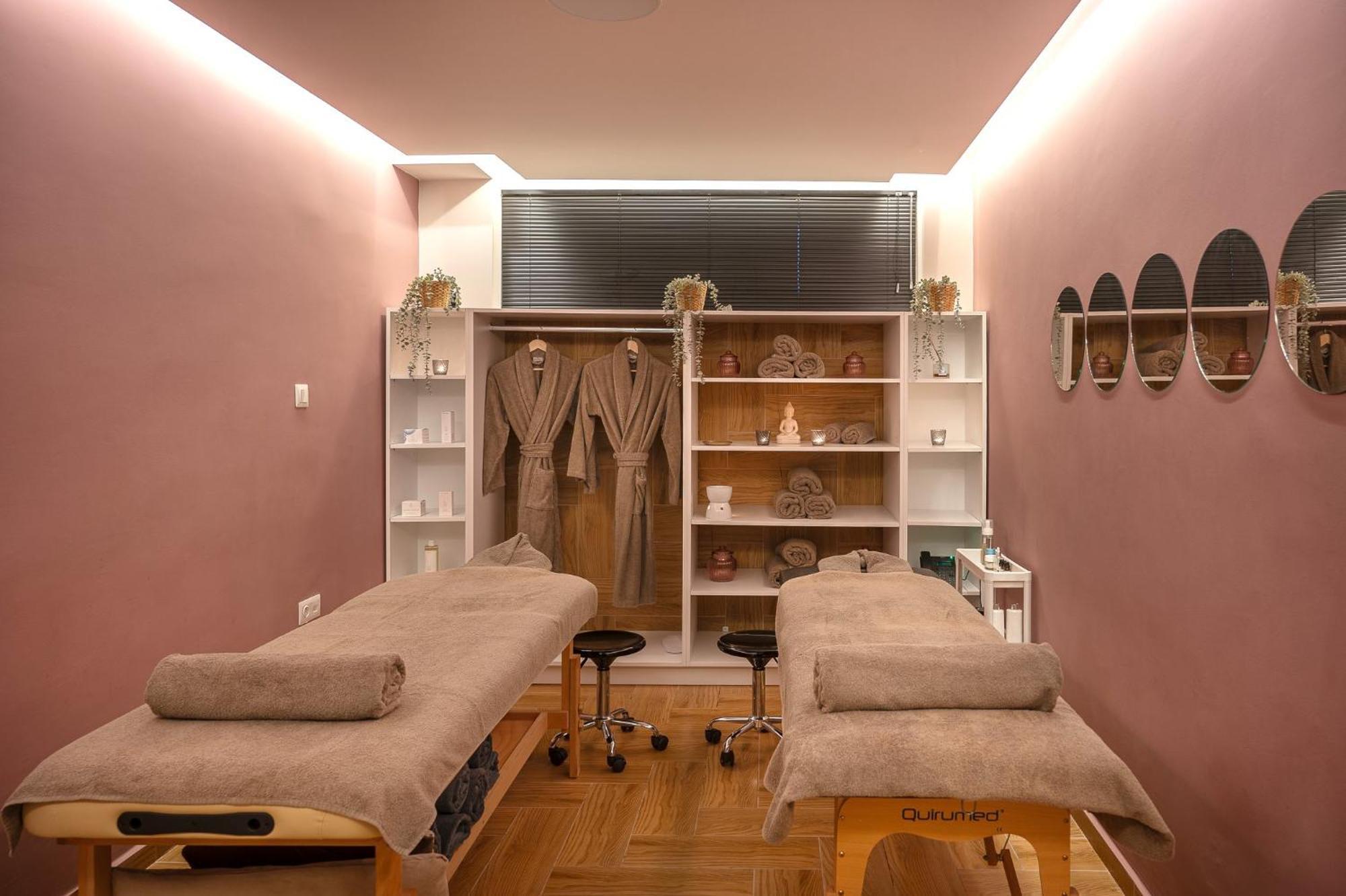 Ira - Ηρα Hotel Каламата Екстериор снимка