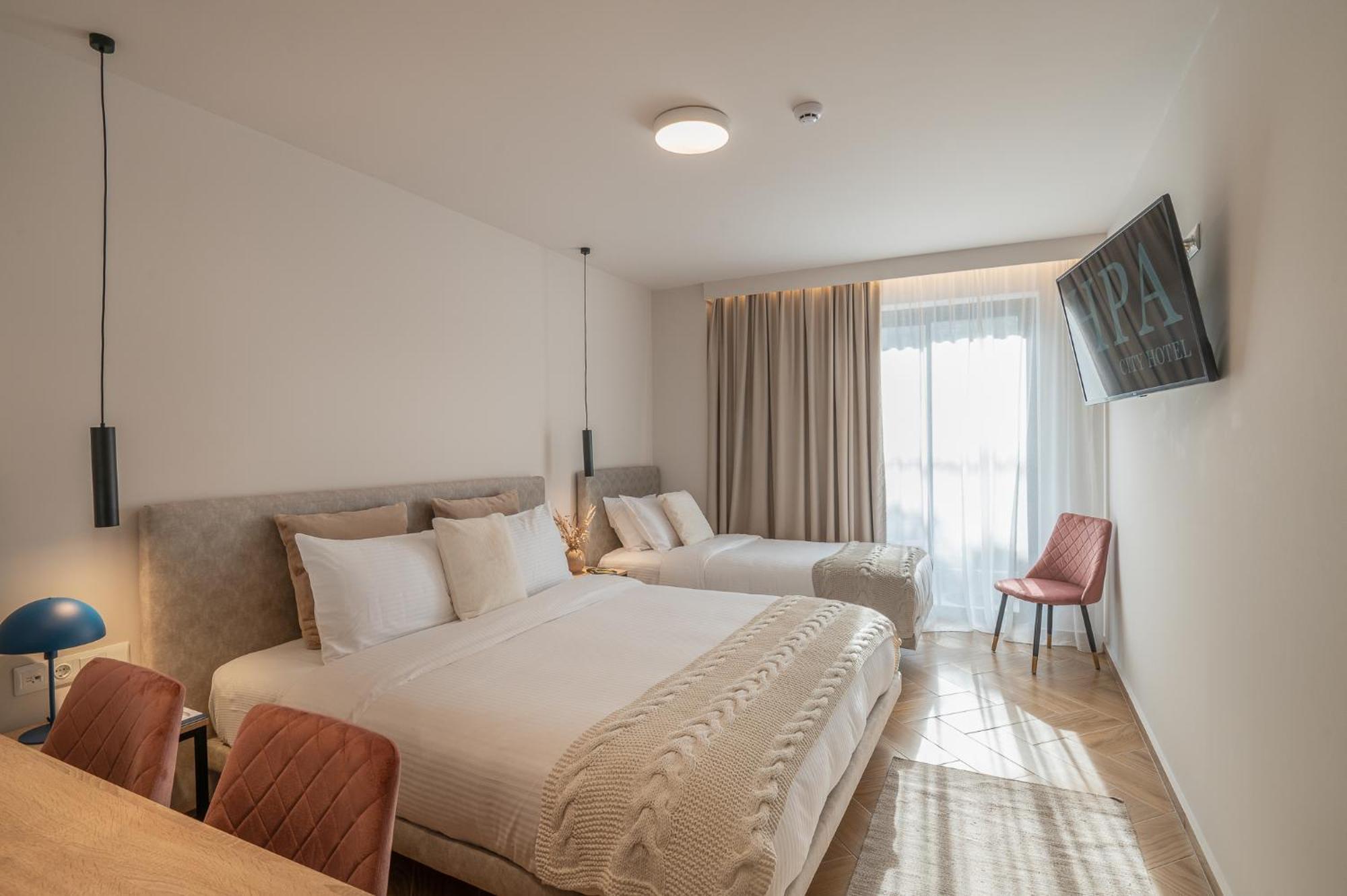 Ira - Ηρα Hotel Каламата Екстериор снимка