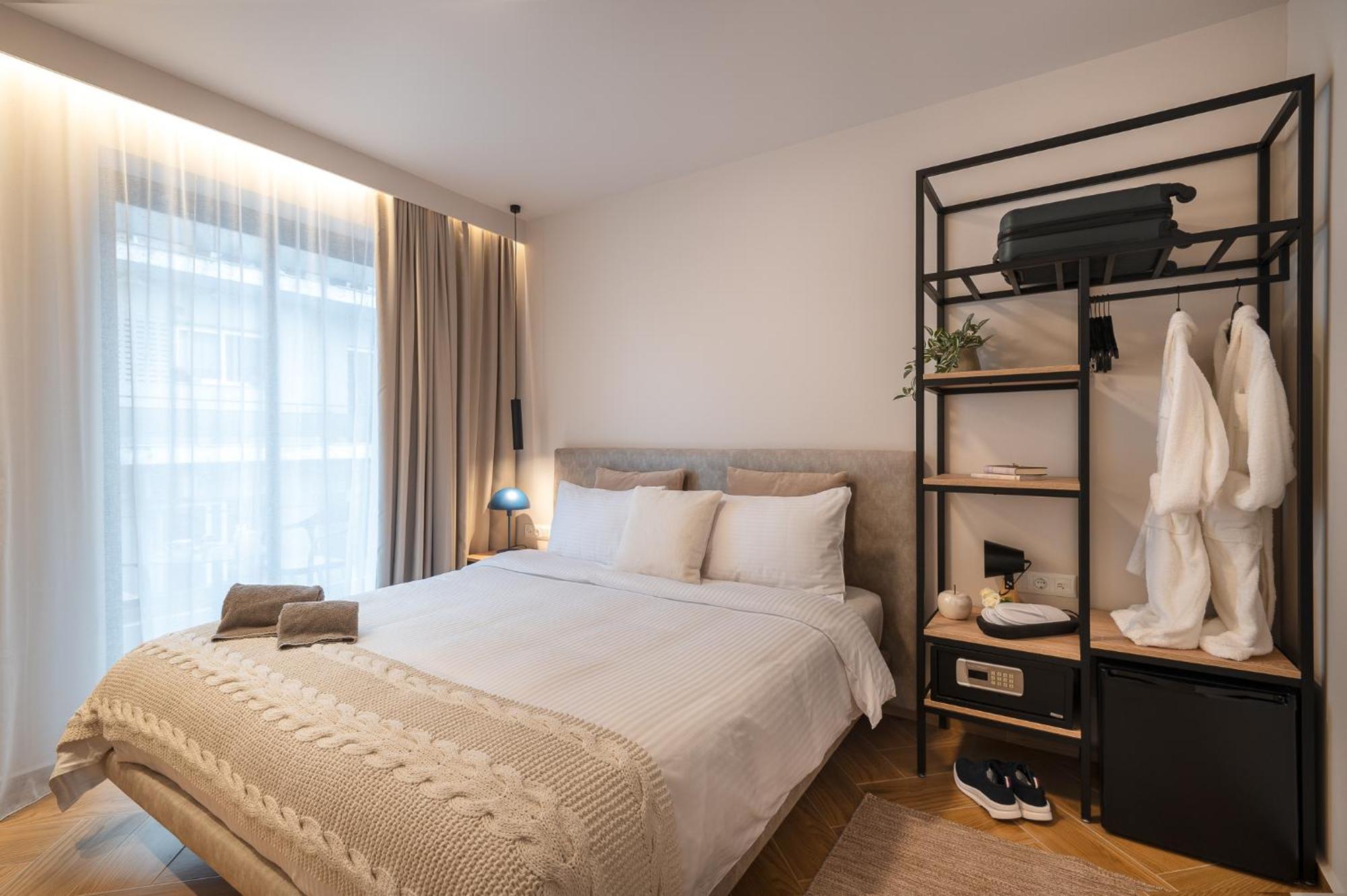 Ira - Ηρα Hotel Каламата Екстериор снимка