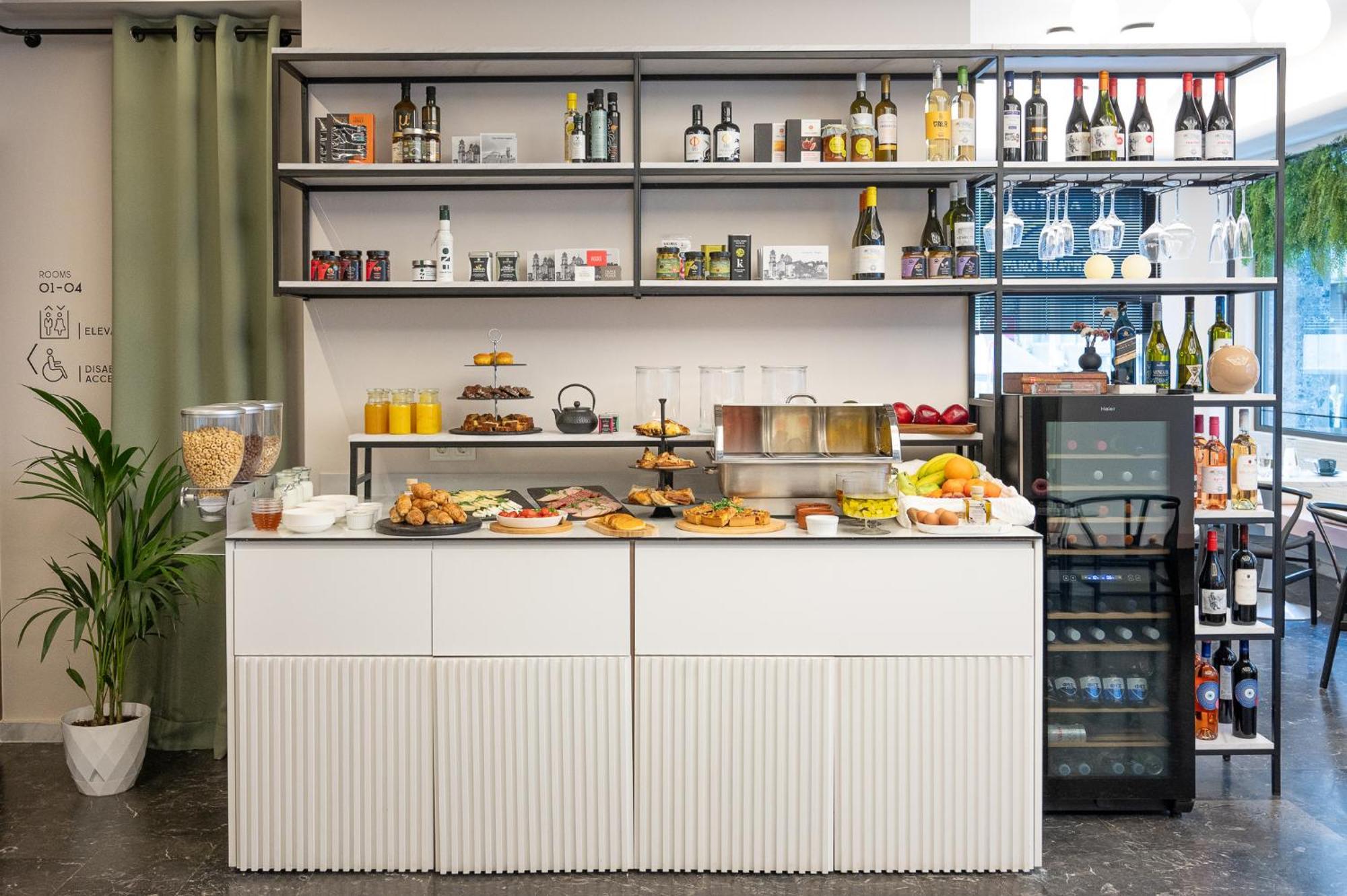 Ira - Ηρα Hotel Каламата Екстериор снимка