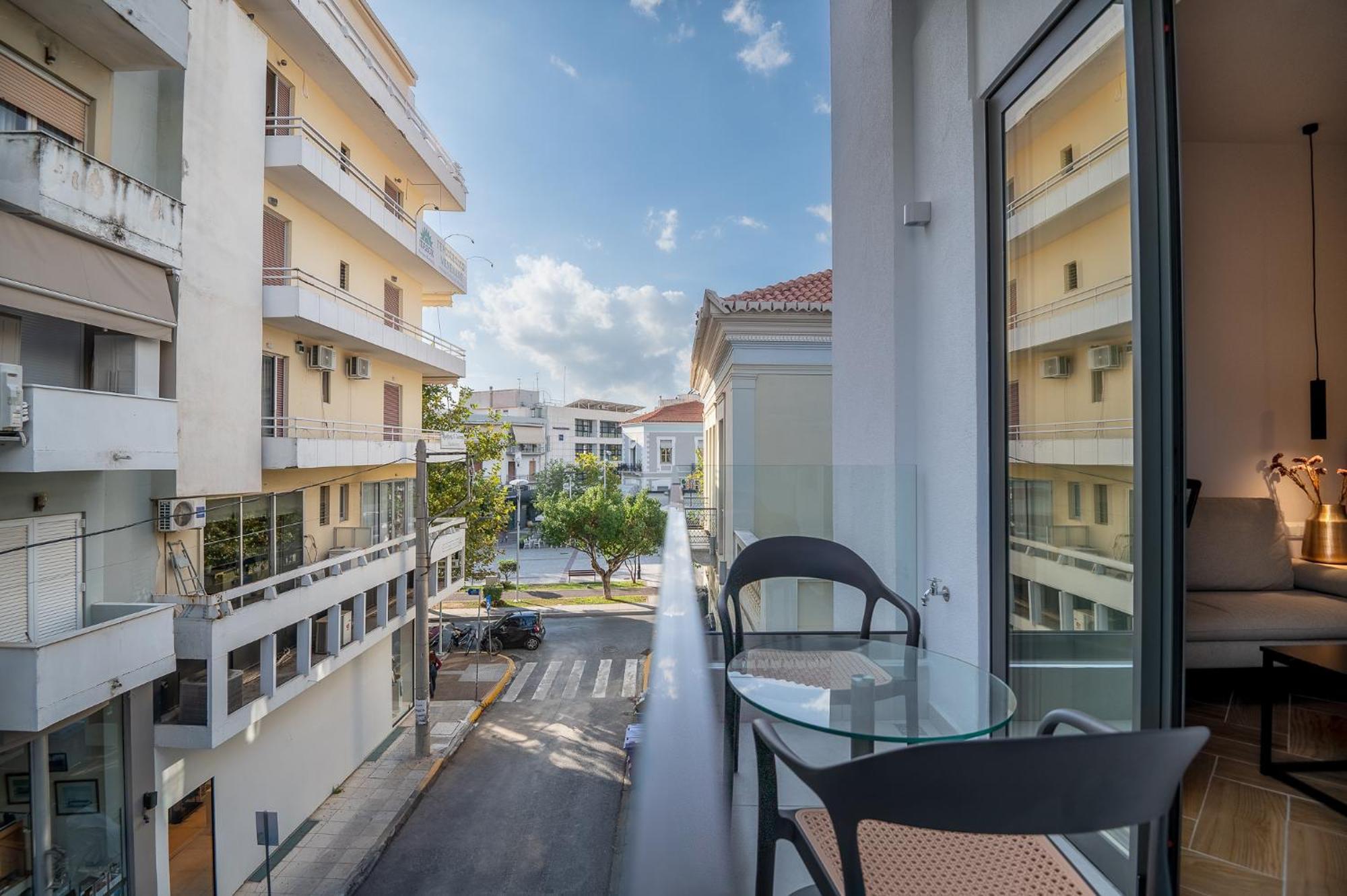 Ira - Ηρα Hotel Каламата Екстериор снимка