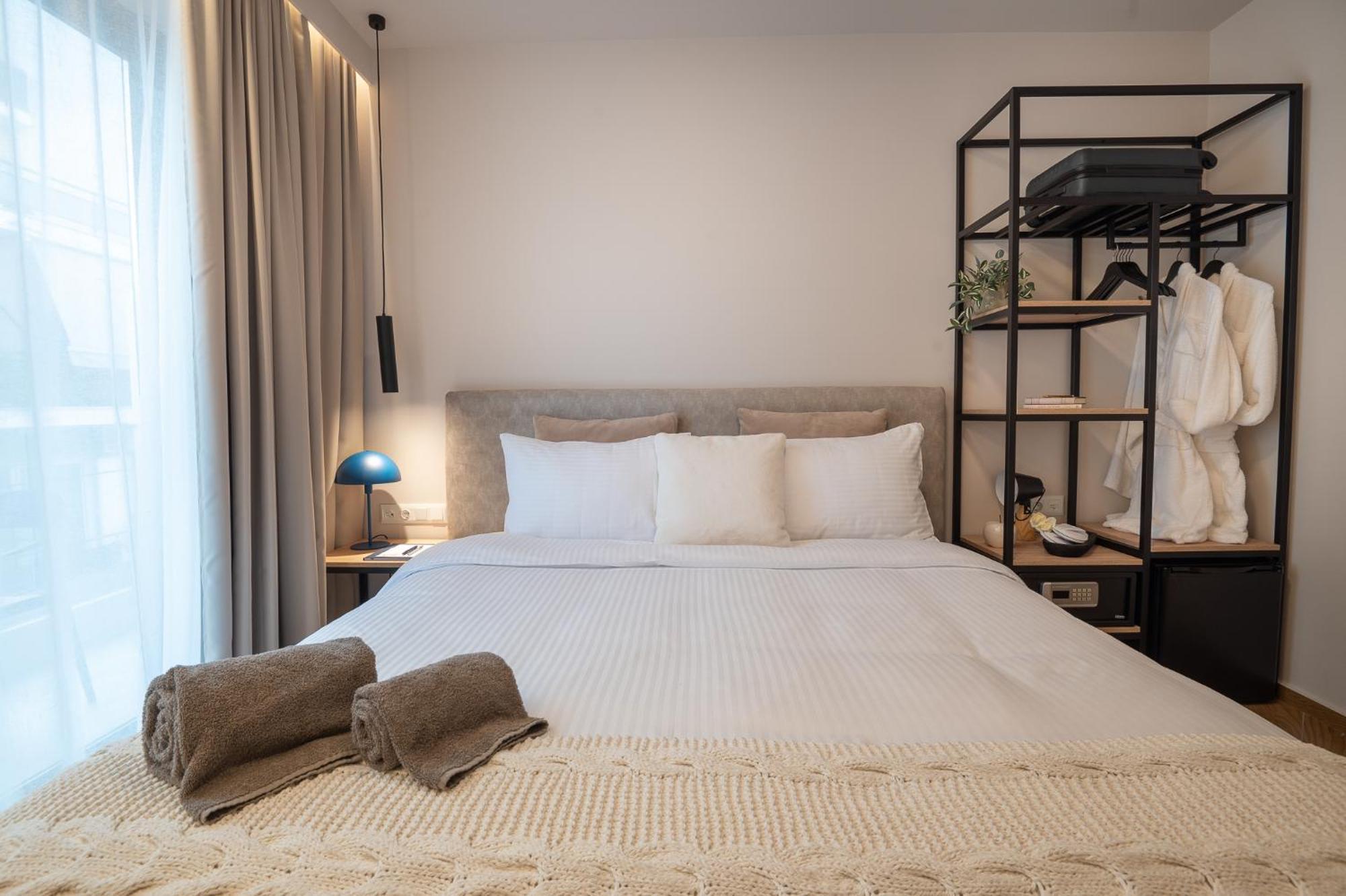 Ira - Ηρα Hotel Каламата Екстериор снимка
